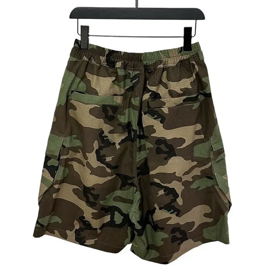 New summer men’s shorts featuring a camouflage drawstring design, zipper closure, and studded accents; street-style retro men’s shorts; casual, versatile wide-leg shorts with large pockets. #fathersdaygift #SummerWins