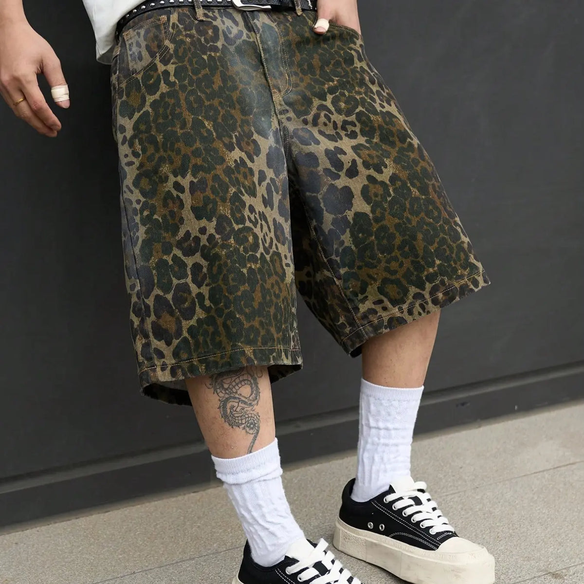 Men's Retro Leopard Print Denim Jean Shorts, Summer Streetwear Loose-Fit Wide-Leg Shorts, Trendy Relaxed Fashion Style Streetwear Bottom, Loose Casual Fashion