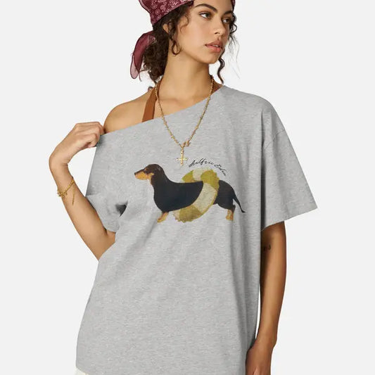 Aelfric Eden Women's Oversized Dachshund Off-The-Shoulder Graphic Tee, Cotton Short-Sleeve Chic Retro Preppy Top, Trendy Graphic Shirts for Casual Parties