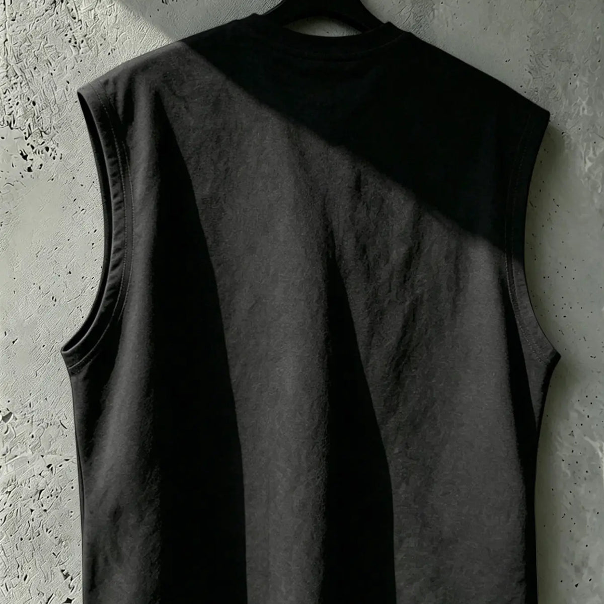 Men's Blindfolded Angel Rivet Sleeveless Vest, Vintage Classic Letter Print Cape, American High Street Fashion, Loose-Fitting Oversized Street Style Streetwear Top
