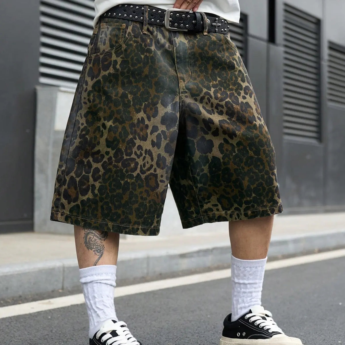 Men's Retro Leopard Print Denim Jean Shorts, Summer Streetwear Loose-Fit Wide-Leg Shorts, Trendy Relaxed Fashion Style Streetwear Bottom, Loose Casual Fashion