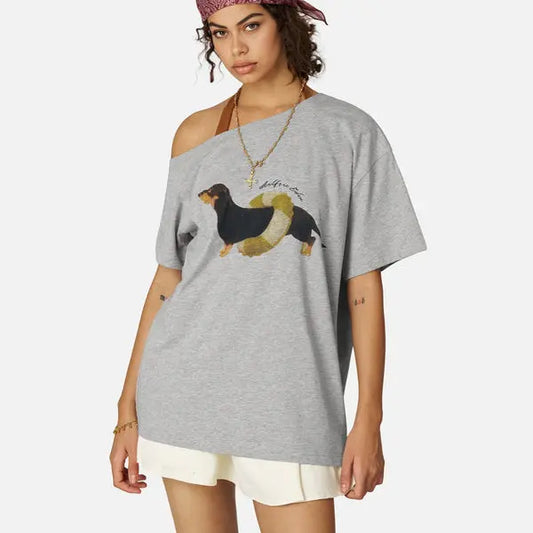 Aelfric Eden Women's Oversized Dachshund Off-The-Shoulder Graphic Tee, Cotton Short-Sleeve Chic Retro Preppy Top, Trendy Graphic Shirts for Casual Parties