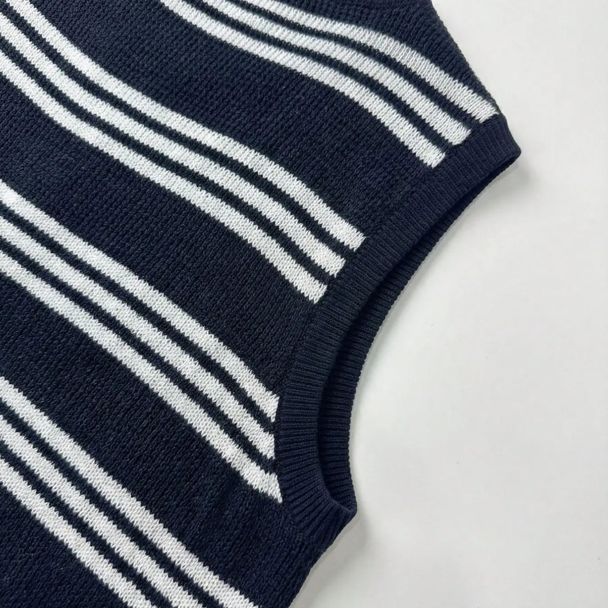 Men's Striped Colorblock Knit Tank Top Vest, Summer Thin Casual Streetwear, Fitted Short Sleeveless Graphic Sweater, Trendy Fashion Apparel, Menswear, Knitted Vest