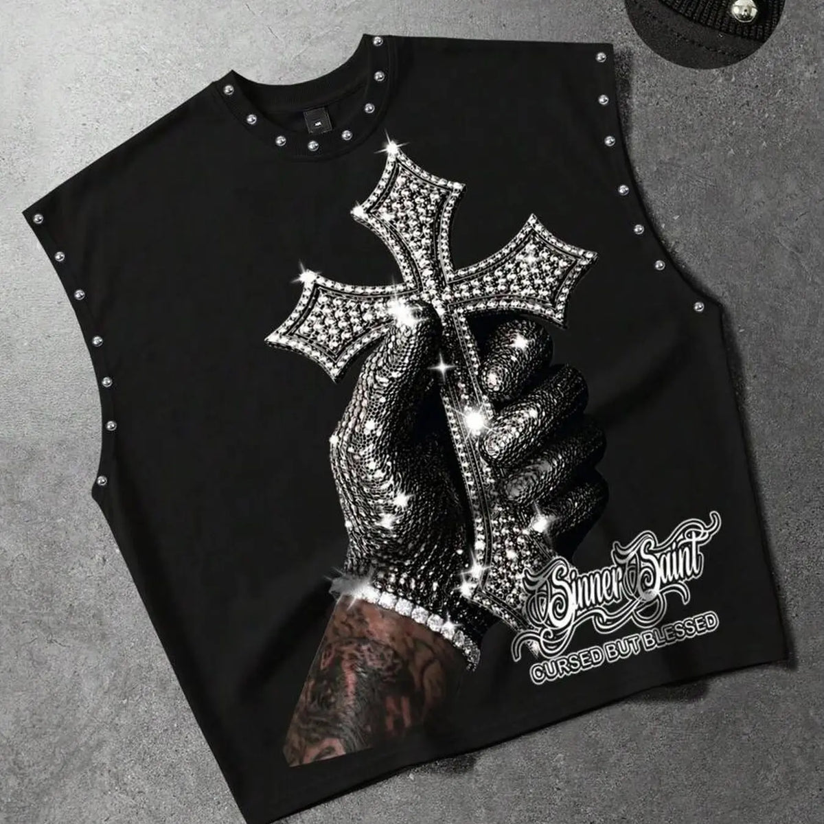Fully rhinestone shimmering effect gloves, tattooed arms, cross pattern printed Sleeveless Graphic Vest with metal rivet trim, men's vest, black, loose fit, crew neck, casual street style, dark trend, versatile for everyday wear.